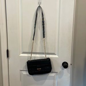 NWOT URBAN EXPRESSIONS BLACK QUILTED CROSSBODY